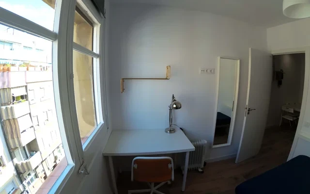 Carrer de l'Antiga Travessera L'Hospitalet de Llobregat 08906 Spain 3