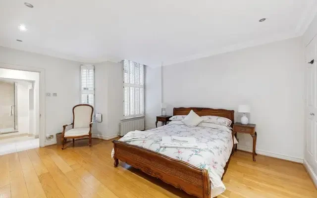 Collingham Gardens, Earls Court, London, SW5 0HL 3