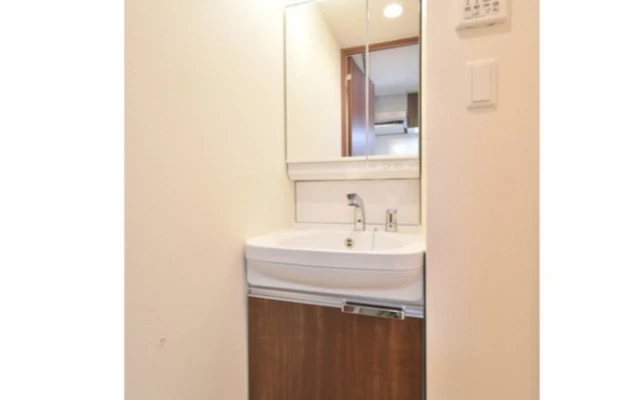Premium Court Awaza WEST 4