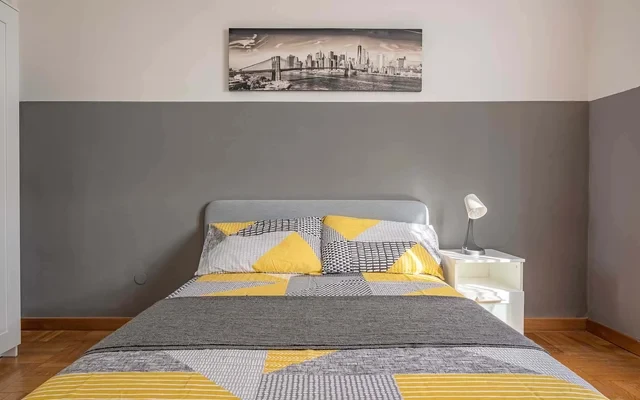VIA LA FARINA 18 <br> PRIVATE ROOM S1 4