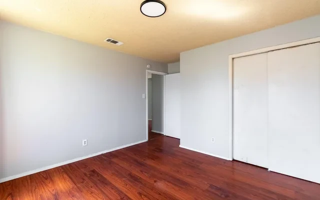 1907 West Loop 4