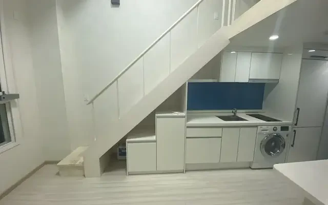 Stayhigh - Seoul student accommodation - Loft - Room 206