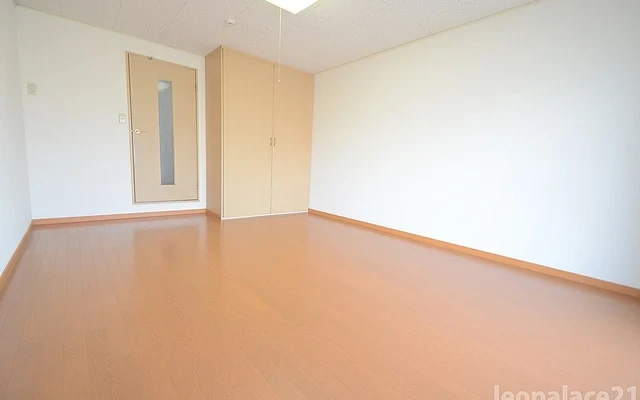 レオパレスTOKIWA - 宇部市の学生向け宿泊施設 - 205号房间(带独立厨房)