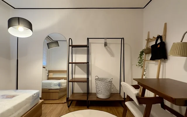 #24 Hongdae Two-Bedroom Apartment with Furniture 4
