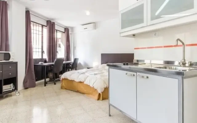 studio in La Sagrada Familia (Eixample) 2