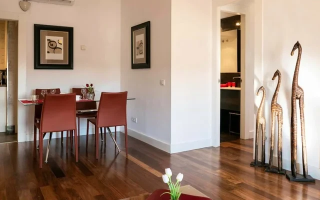 Plaza de Tirso de Molina 3