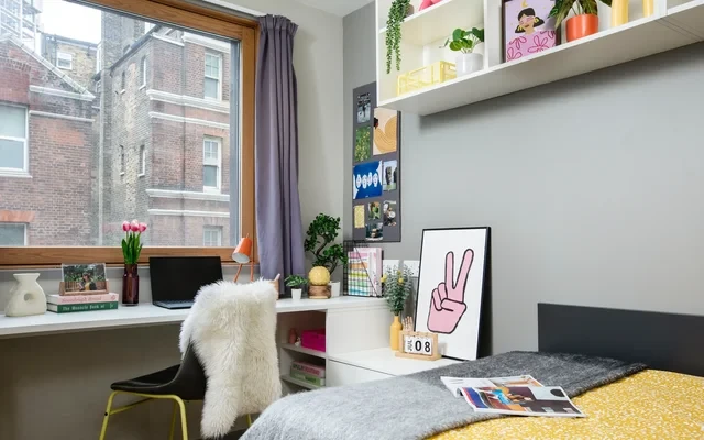 Julian Markham House 4