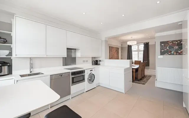 Abingdon Court, Kensington, London, W8 6BS 1