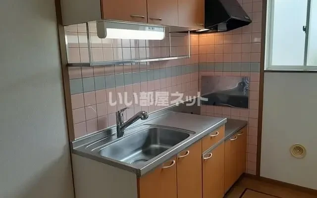 パレス・ウィステリアB 1階 - chỗ ở sinh viên tại Kōfu市 - 1階 - 2LDK
