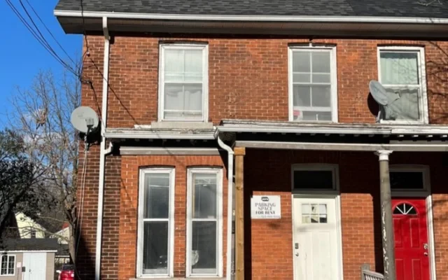 215 Colborne Street 0