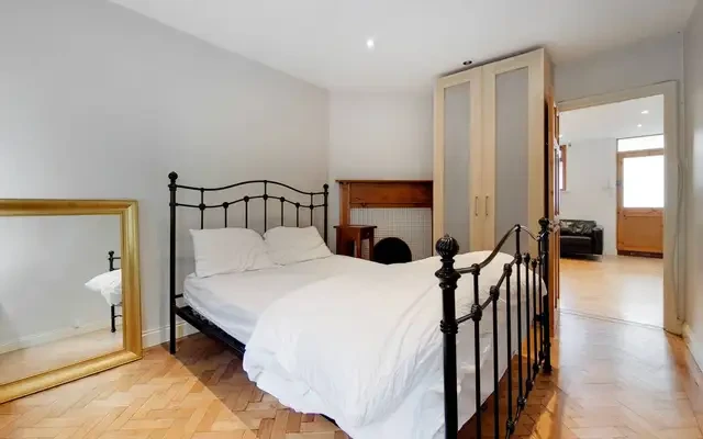Vanston Place, Fulham Broadway, SW6 4