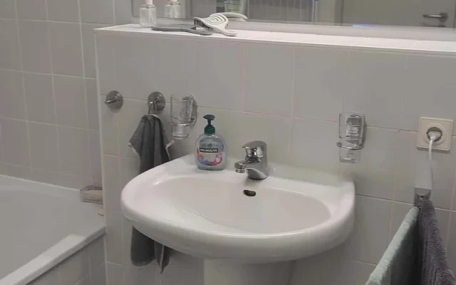 Wohnen auf Zeit: 3-Zi.-wohnung, traumhafte Lage, nahe Klinikum 4