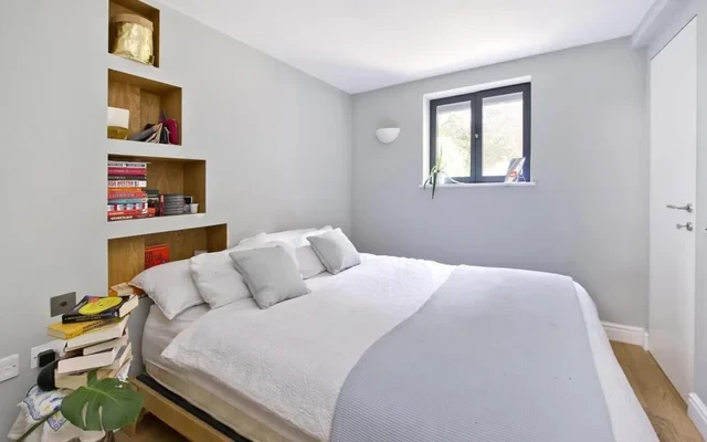 LH-Kensington Church Walk 1