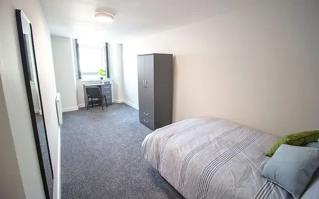 Flat 1 Halifax House 3