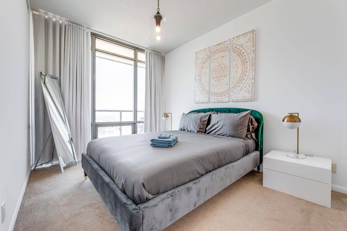 832 bay st. #2210 3