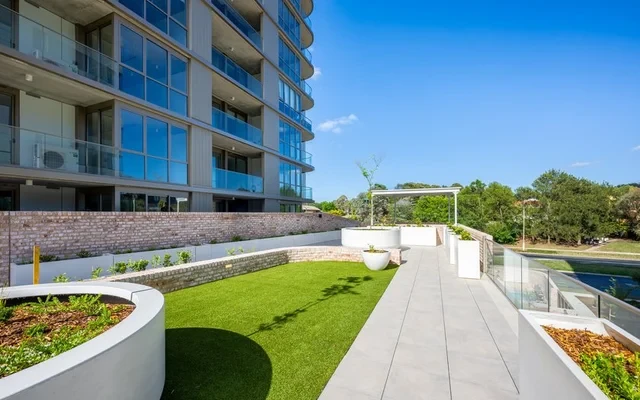 1 Corinna Street 1