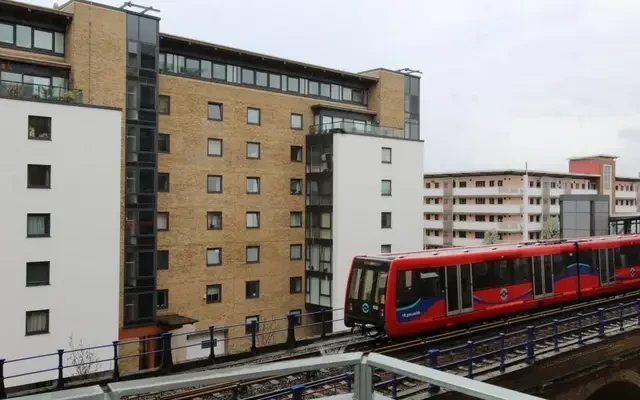 apartment near Zenith Basin, 594 Commercial Road 1