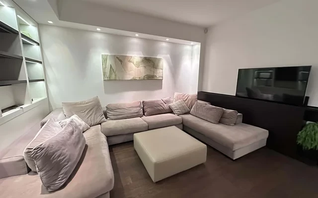 Borgonuovo 4 1