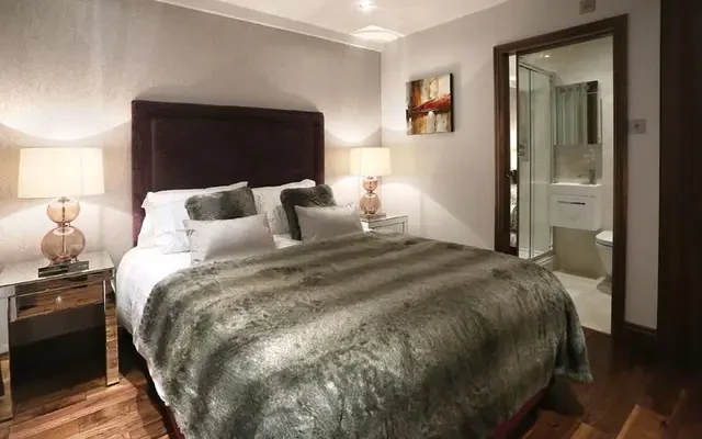 Barrie House, Lancaster Gate, London, W2. W2 3QJ 3