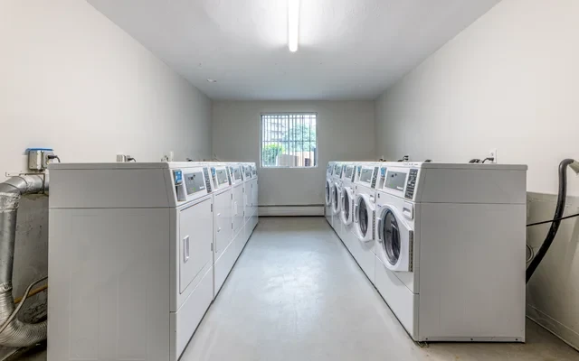 520-560 Mornington Avenue 3