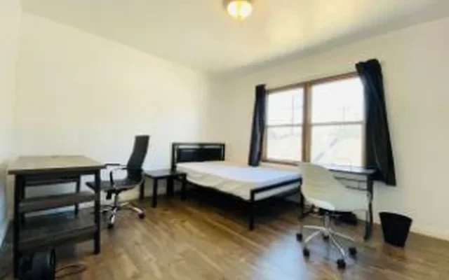 2020 Cloverfield Blvd #6 0