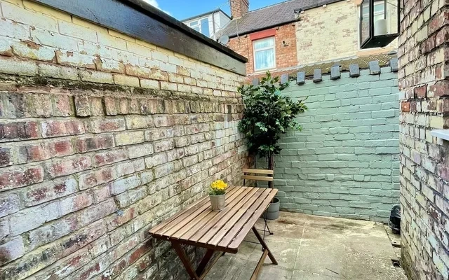 Charming 2-Bedroom 2
