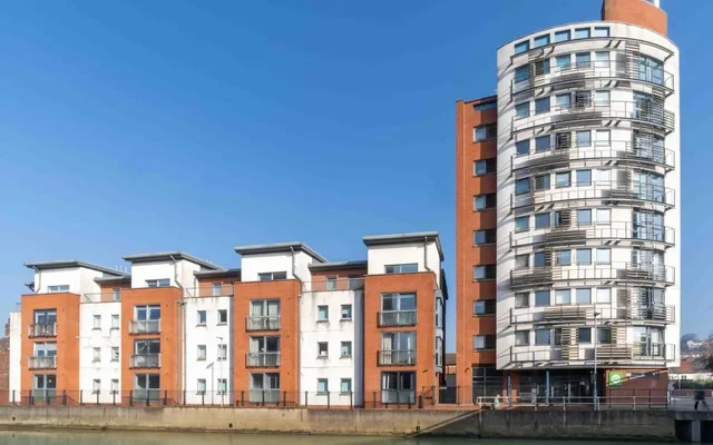 iQ Hayes Wharf 4