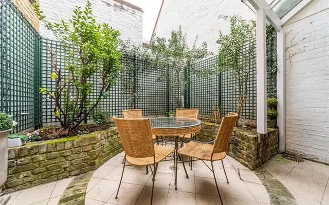 Campden Street, London, W8 7EN 2