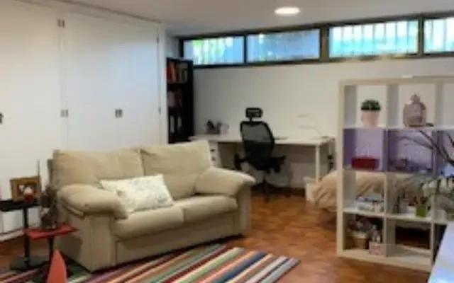 studio near Calle Esgueva 4