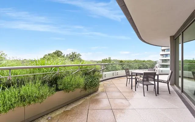 Altissima House, 340 Queenstown Road, London, SW11 8BY 2