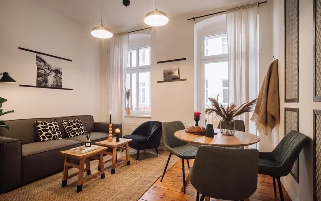 Roncal - 3 bedrooms and balcony in Friedrichshain 1