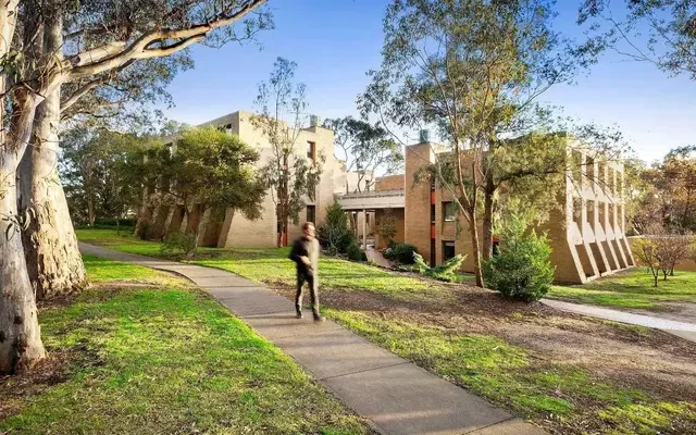 La Trobe University - Chisholm College 1