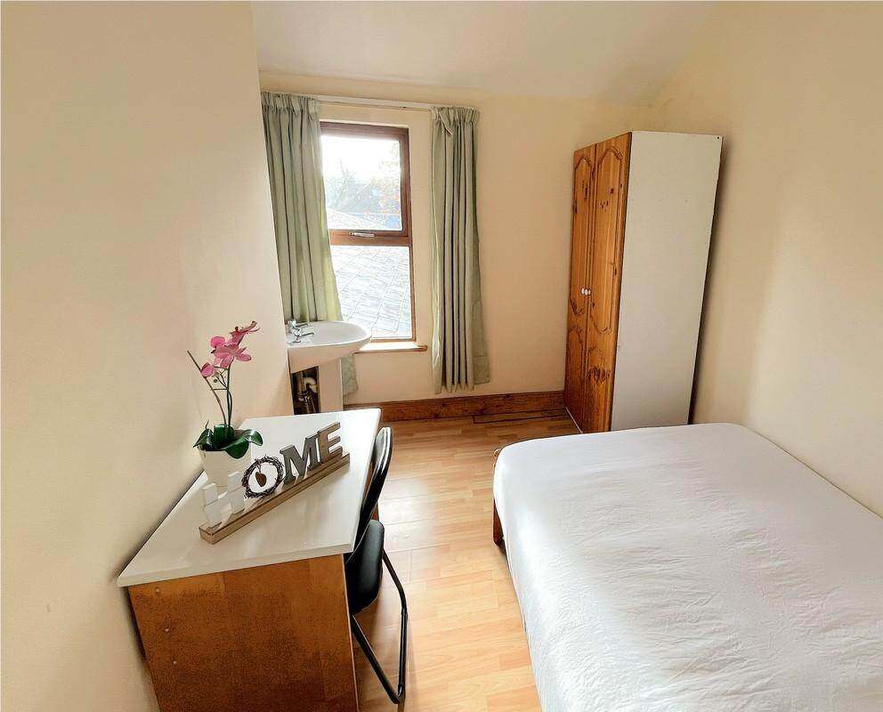 2 Fernhurst View