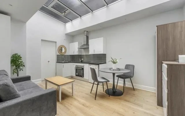 LH-Southwell Gardens 2