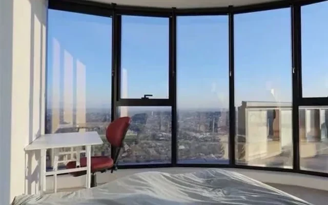 850 Whitehorse Road 1