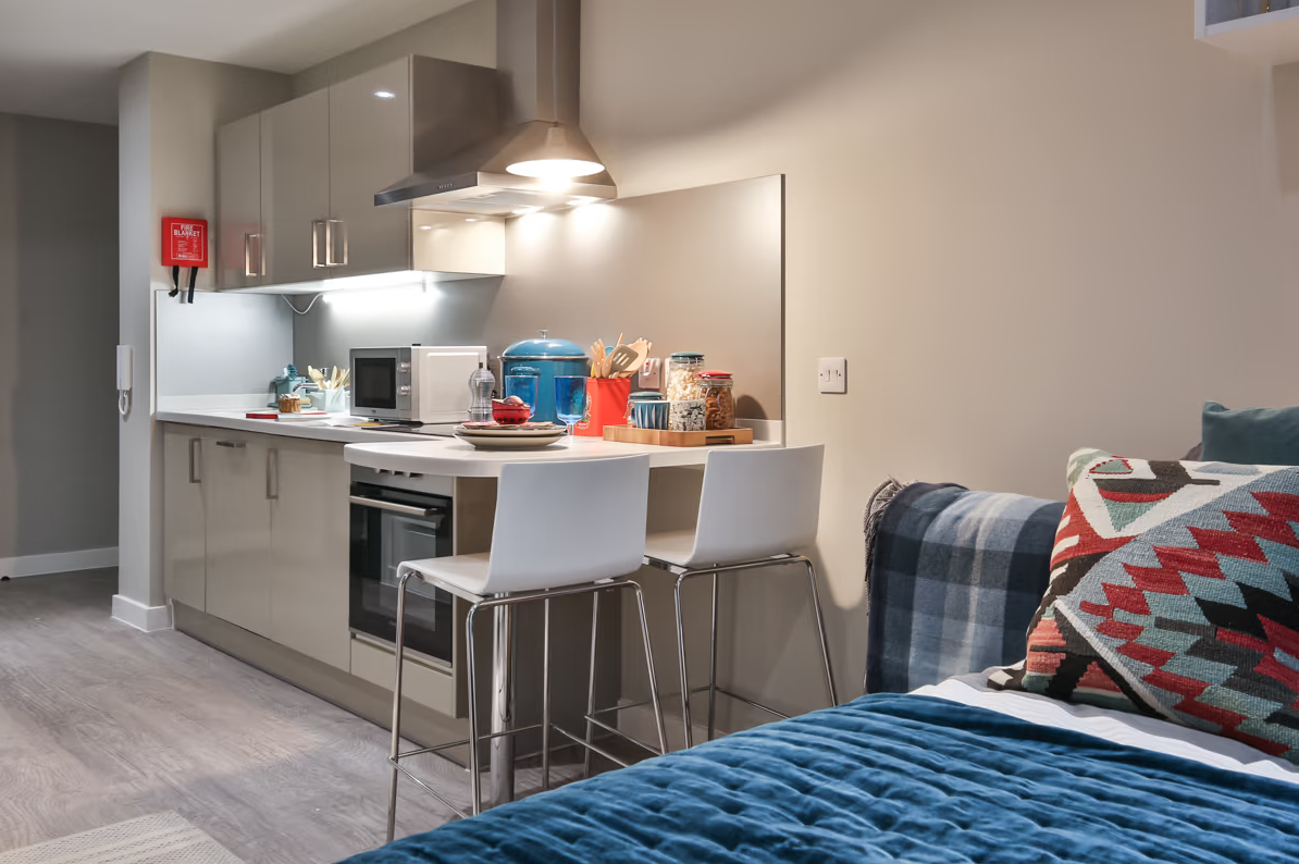 Premium XL Studio - Castle View, Own Terrace