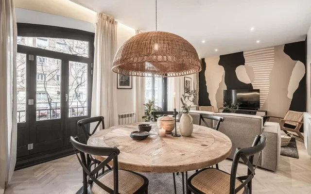 Baza - 3 bedrooms and office in Trafalgar 0