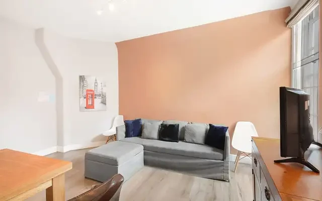 Jenner House, WC1N 2