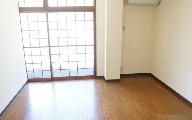 Diamond Hills, room s 205. 4