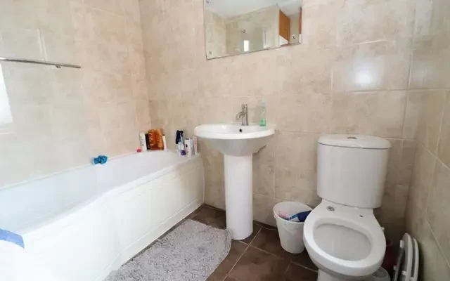 apartment in Ilford 3