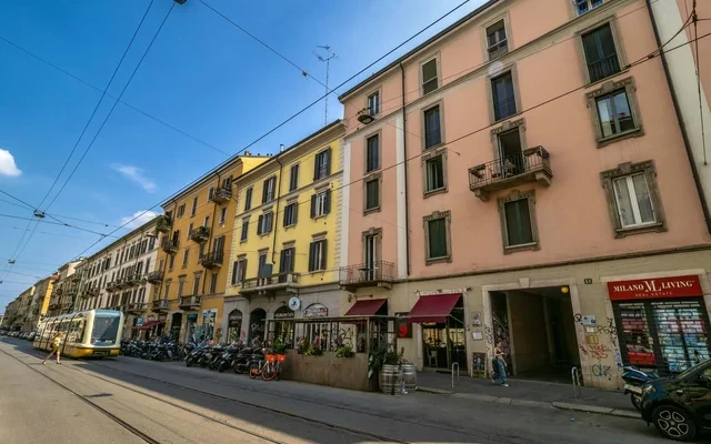 Via Vigevano 2