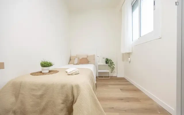 Inviting double bedroom near the Gulliver park 0