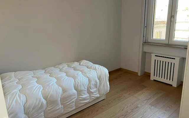 Via canova 37 4