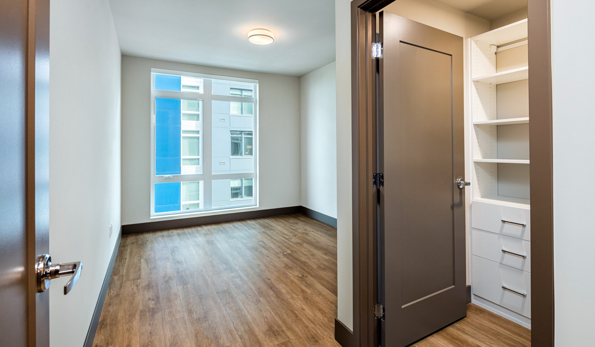 1 Bed 1 Bath Mist, #975
