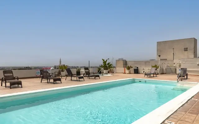 10600 Wilshire 611 3