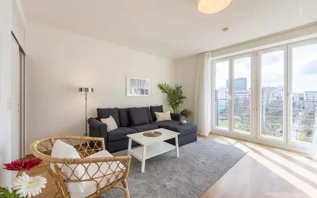 Komfortable 3-Zimmer-Wohnung mit Aussicht direkt am Checkpoint Charlie 0