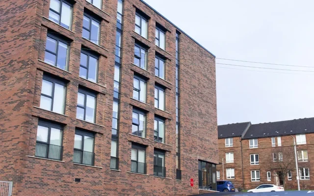 Fr Glasgow West End 1