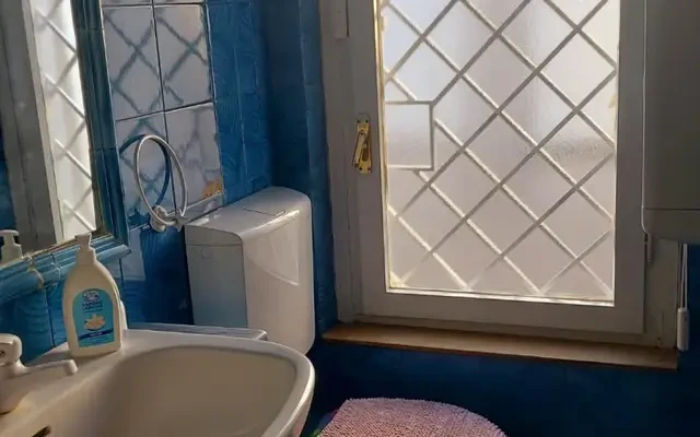 Attic in Villa, with private bathroom, in 3-bedroom house - Rome student accommodation - Double bedroom