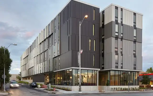 3435 Main 0