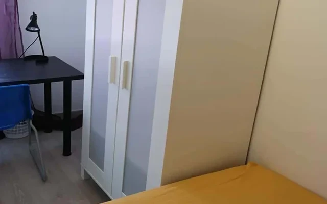 Structure in : Hacienda de Pavones 53 | Habitacion 2 Madrid, Spain 4